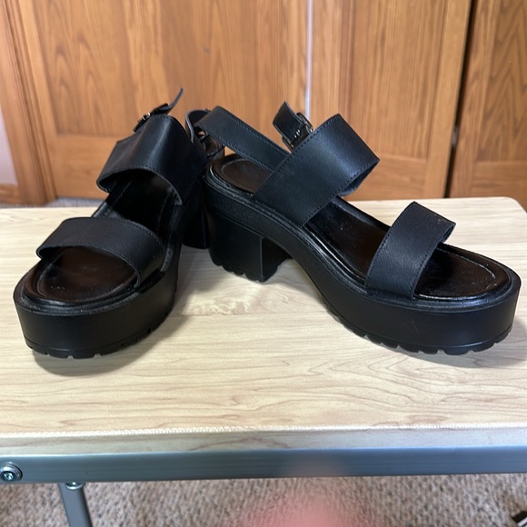 Chunky black platform sandals - Picture 3 of 6